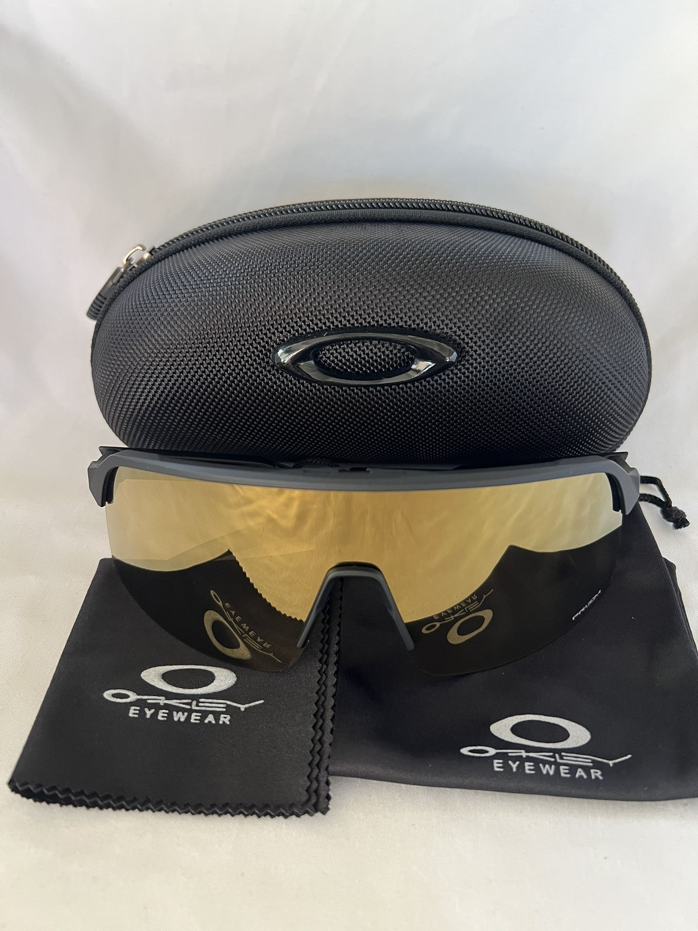 Oakleys Sutro Lite Sunglasses
