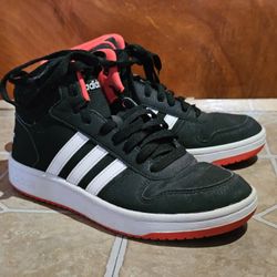 Adidas Shoes SIZE 7 Like New