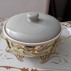 Vintage Pottery Bauer Crock In Gold Cradle Pyrex Casserole Dish 