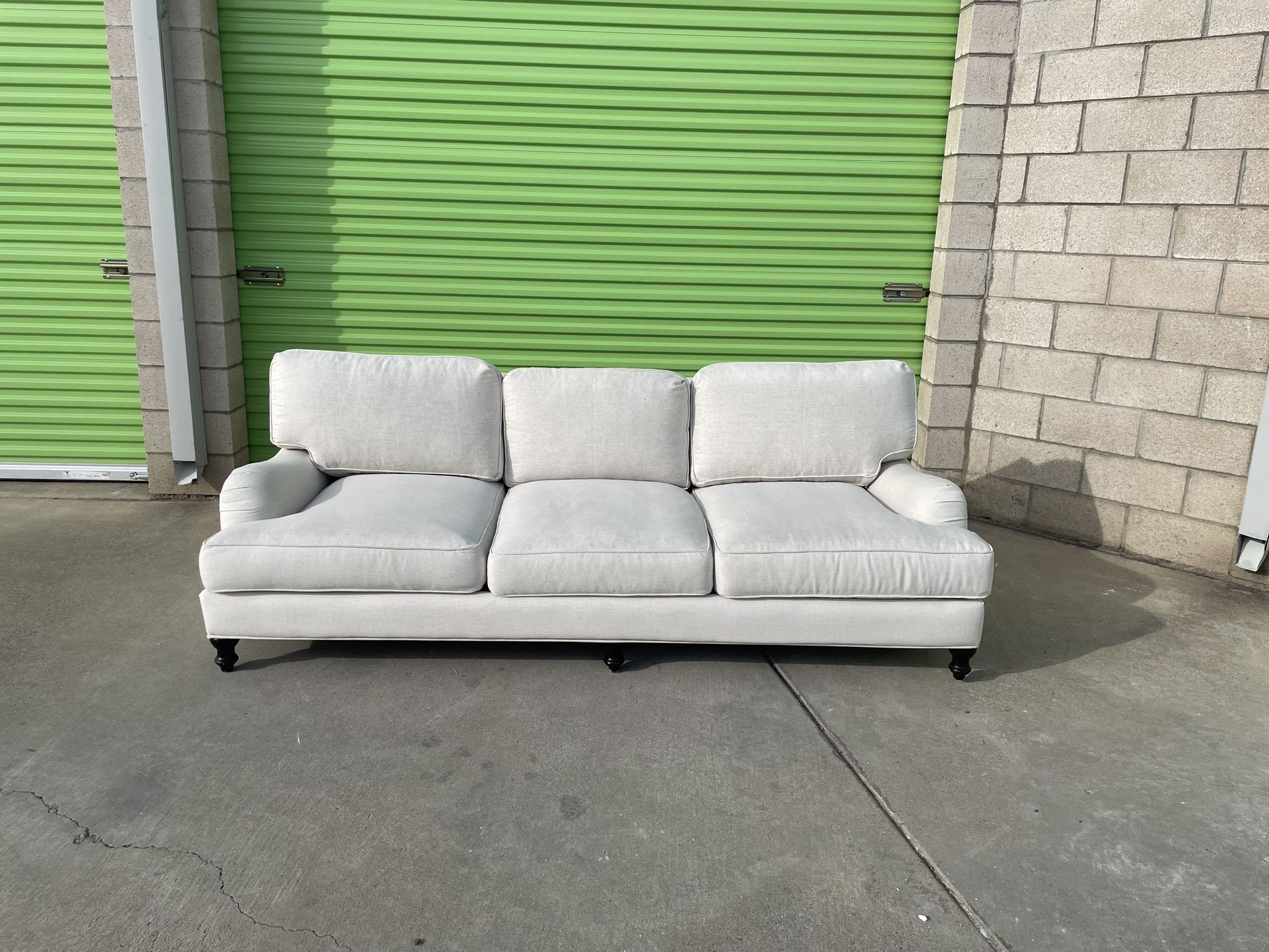 *Free Delivery* Modern Couch Sofa 3 Seater