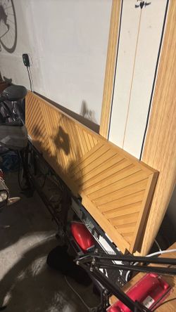 Free OBO - West elm “office divider” wood headboard or decoration