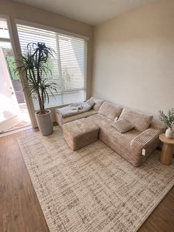 BRAND NEW! Cream Sectional