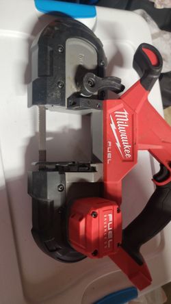 Compact bandsaw