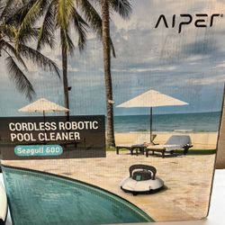 AIPER SMART Seagull 600 Pool Cleaner Dual Motors Auto Dock With Charger