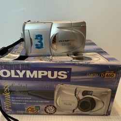 Olympus CAMEDIA D-460 Zoom 1.3MP Digital Camera w Box Books 