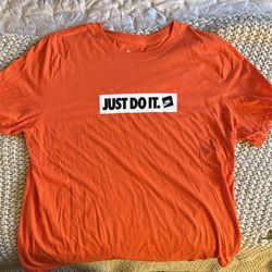 Men’s Nike Graphic Logo Shirt 2XL