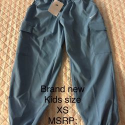 Nike Girls Sportswear Cargo Joggers Size XS NEW