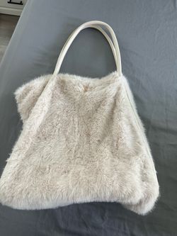 Furry VS button tote