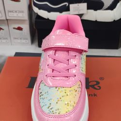 Girls sneakers