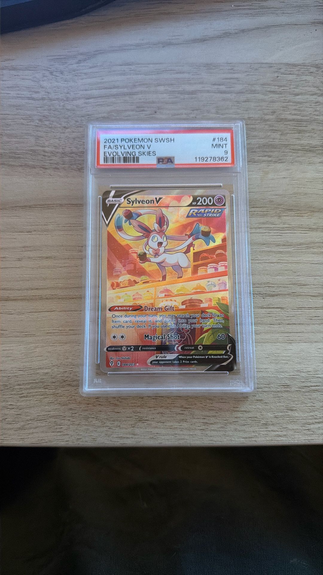 PSA 9 Sylveon V Alt Art 184/203 Evolving Skies 2021 Pokemon Card