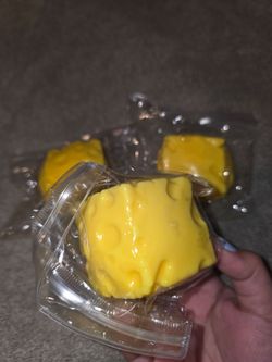 Crunchy cheese squishy