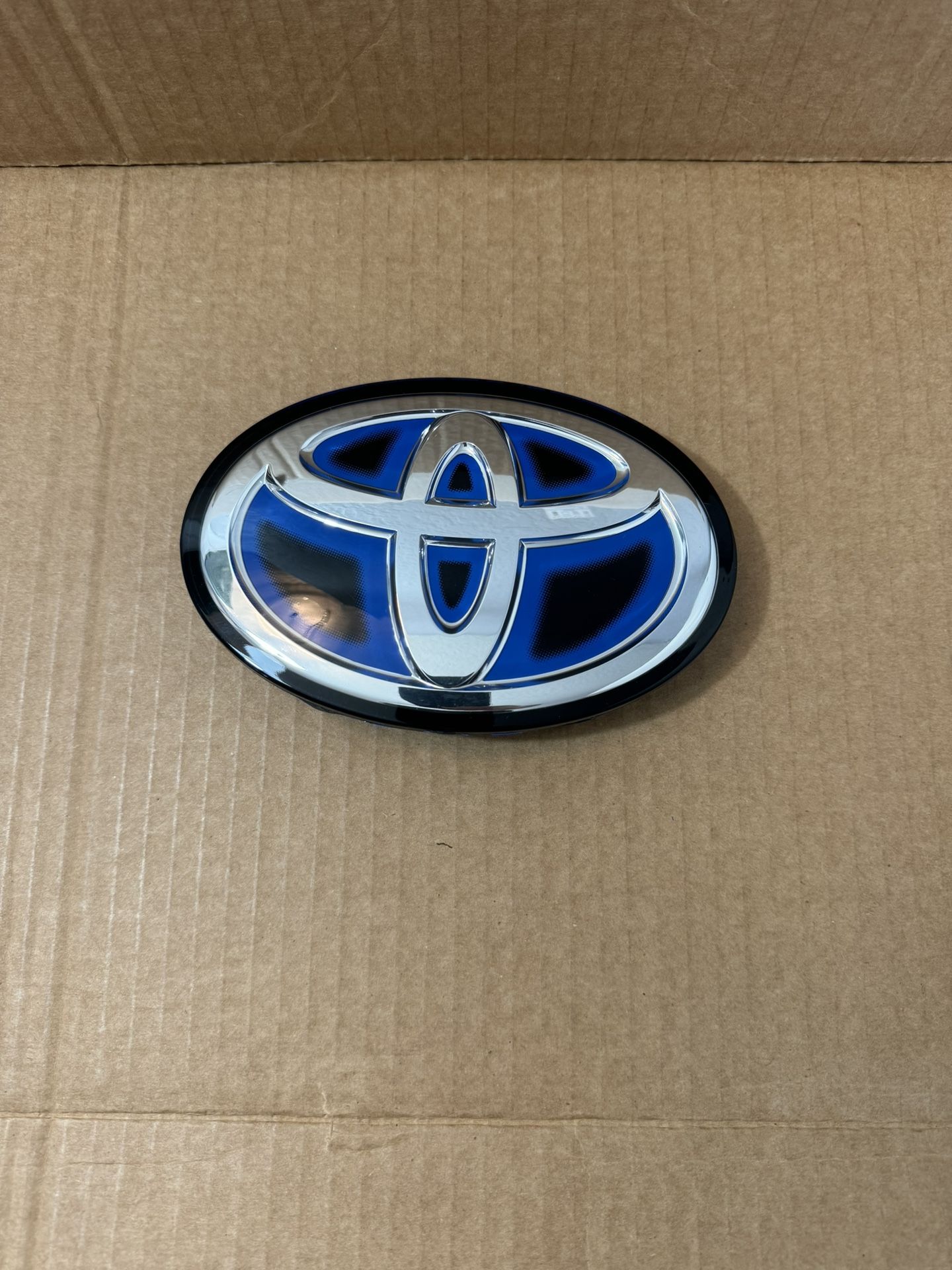 Toyota Prius Prime ,Prius 2017-2022Front Grille Emblems Logo Radar OEM 53141-33130/3314