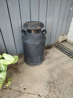 Primitive Large Milk Can 10 Gallon