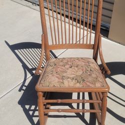 Old ANTIQUE ROCKING CHAIR