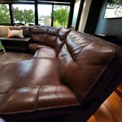 Free Delivery! 5 Piece Modular REAL LEATHER Electric Recliner Sectional With Charging Ports/Cup 