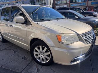 2014 Chrysler Town & Country Touring
