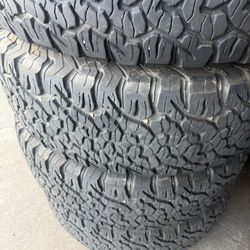 37x12.50r17