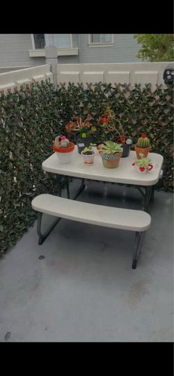 Kids picnic table