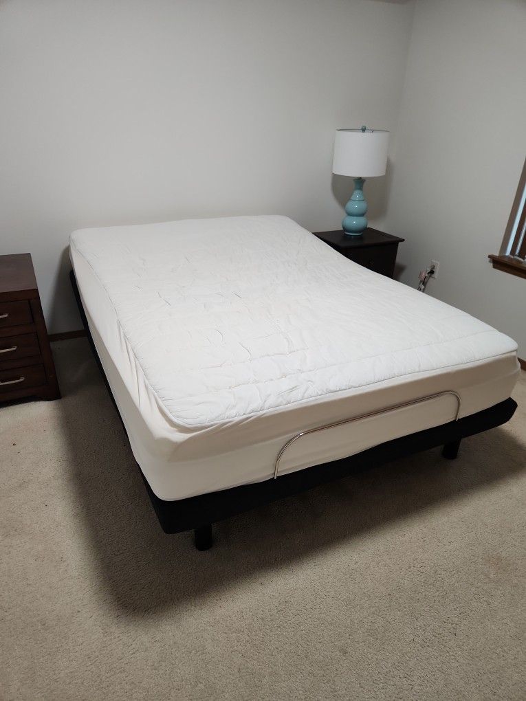 Serta PERFECT Sleeper Queen Adjustable  Bed
