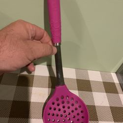Large Silicone & Metal Strainer Scoop Cooking Utensil, Soft Grip Handle , Nonstick, Stainless Steel Construction, Dishwasher Safe