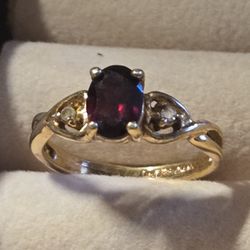 14k Gold Ring With Natural Garnet And Dimond.