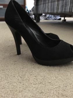 Black velvet shoes heels