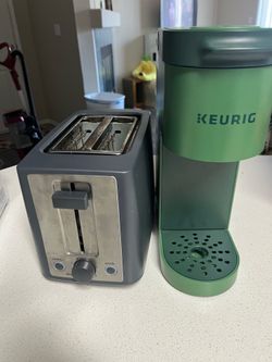Keurig and toaster