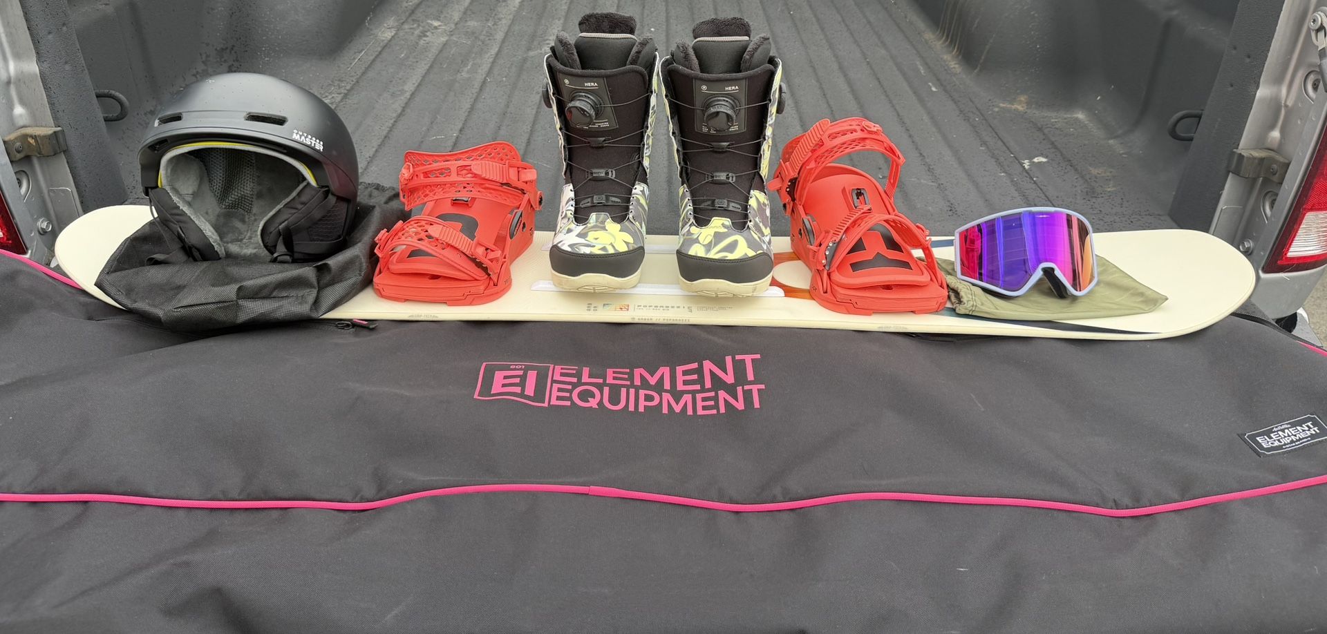 Arbor Snowboard Complete Set Bindings, Boots, Bag, Helmet, Goggles 