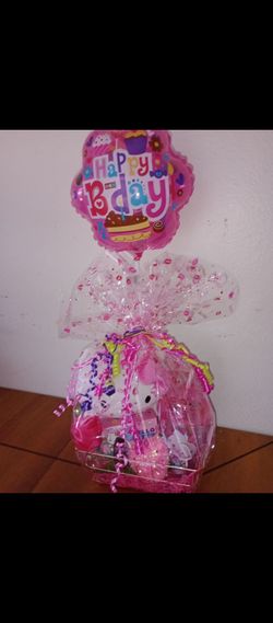 $25 hello Kitty birthday gift ready for pickup 🎉💐🎉