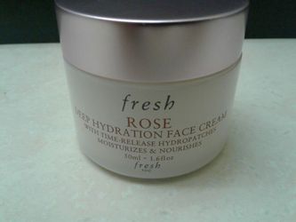 (NEW) Fresh Rose Deep Hydration Face Cream 1.6 FL OZ.