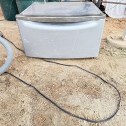 Washer/Dryer Pedestal 
