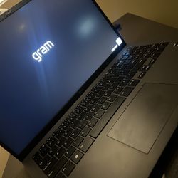 LG Gram 15” Laptop – Intel Core i5 Evo (Model 15Z90R)