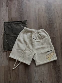 Essentials Shorts