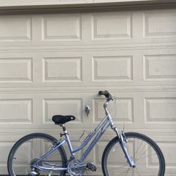 Giant Sedona Comfort Bike – Step-Thru Bicycle - 14” frame - Aluminium