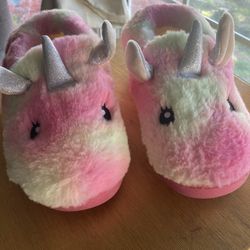 Pantuflas/ Cozy Slippers BRAND NEW