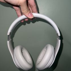Beats Studio Pro