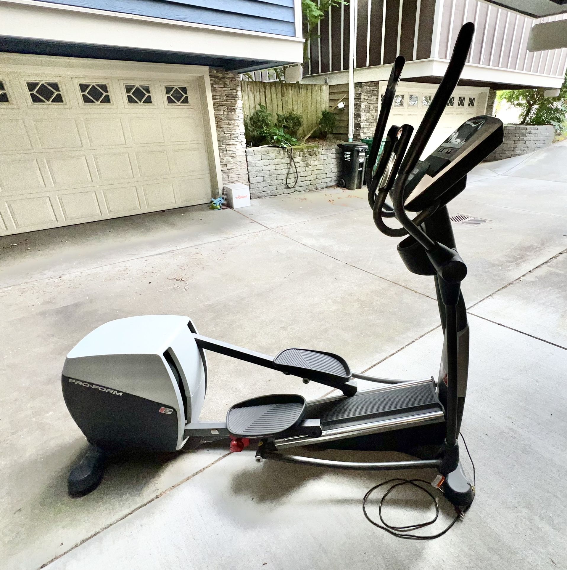 ProForm 18.0 RE Elliptical – Full-Body Workout at Home