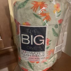 New Large Plush Throw