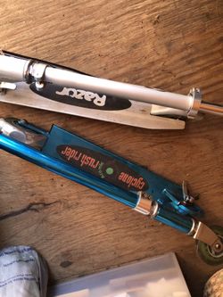 2 Kids Razor Scooters 
