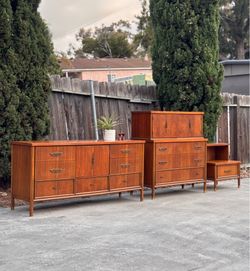 Vintage Mid Century 3-Piece Walnut Bedroom Set 2 Dresser + Nightstand