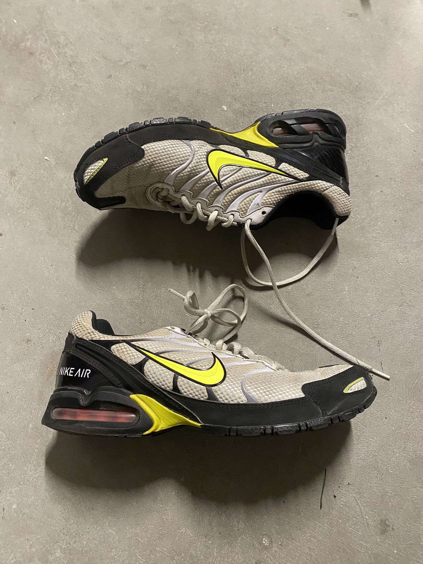Nike Air Max 2003 trainers in grey and yellow