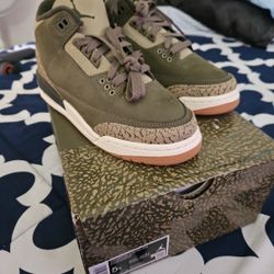 Air Jordan 3 Retro "Family Affair" Medium Olive 5Y 