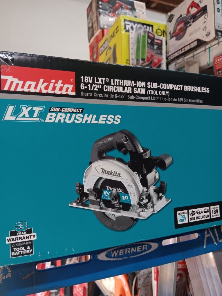 Makita 18V LXT Lithium-Ion Sub-Compact Brushless 6-1/2" Circular Saw. Tool Only