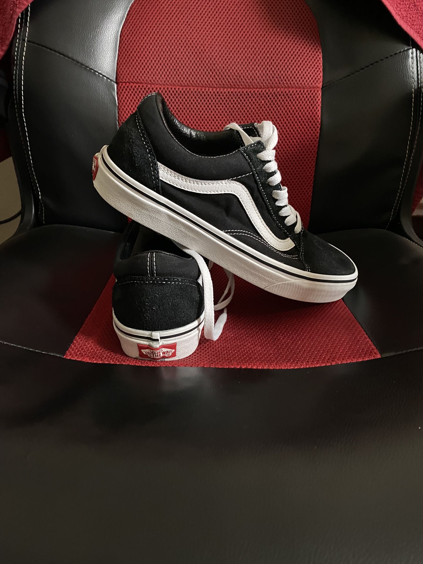 TENIS VANS SIZE: MEN 8 WOMEN 9.5
