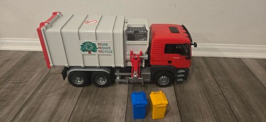 Bruder MAN TGS Garbage Truck – Realistic Recycling Toy