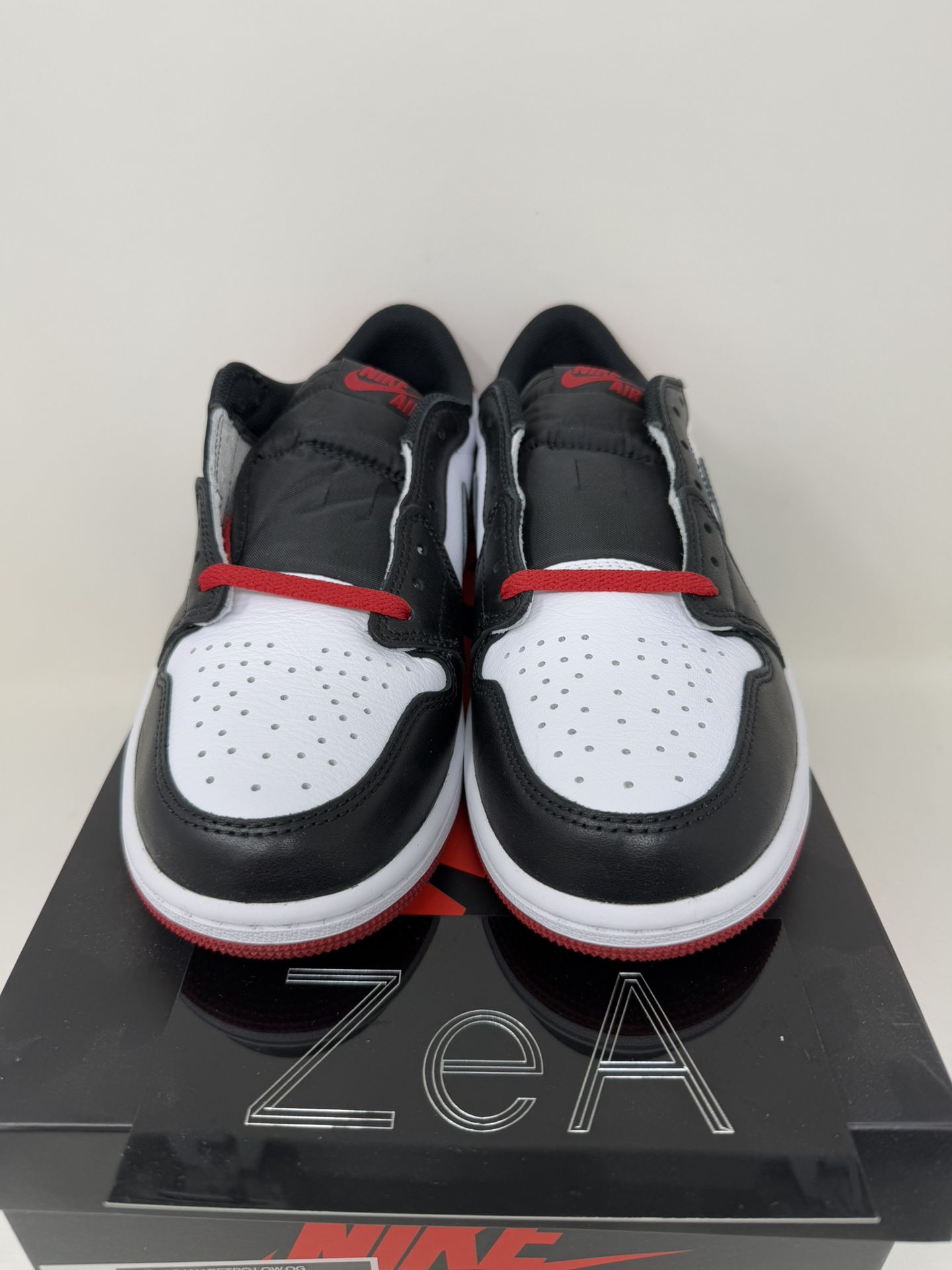 Nike Air Jordan 1 Retro Low OG Black Toe Size 9