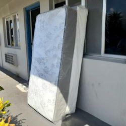 NEW TWIN-SIZE MATTRESS AND BOX SPRING