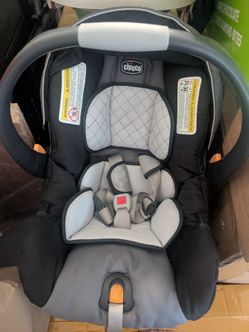 Chicco Keyfit 30 - Like New!