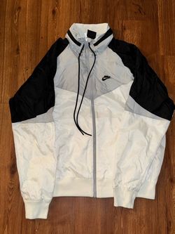 Nike windbreaker medium