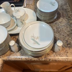 China Dish Set With Real Gold Trimming 